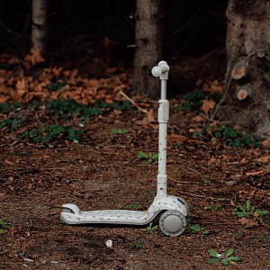 Самокат со светящимися колесами Vanilla Copenhagen "Honeybee", серый, маленький